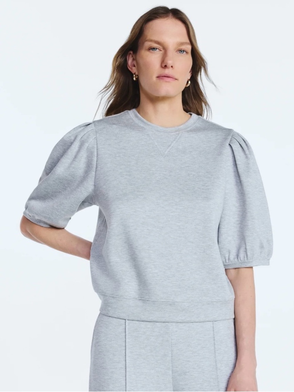 NWT Scoop Scubaknit Puff-Sleeve Crewneck Top in Light Gray